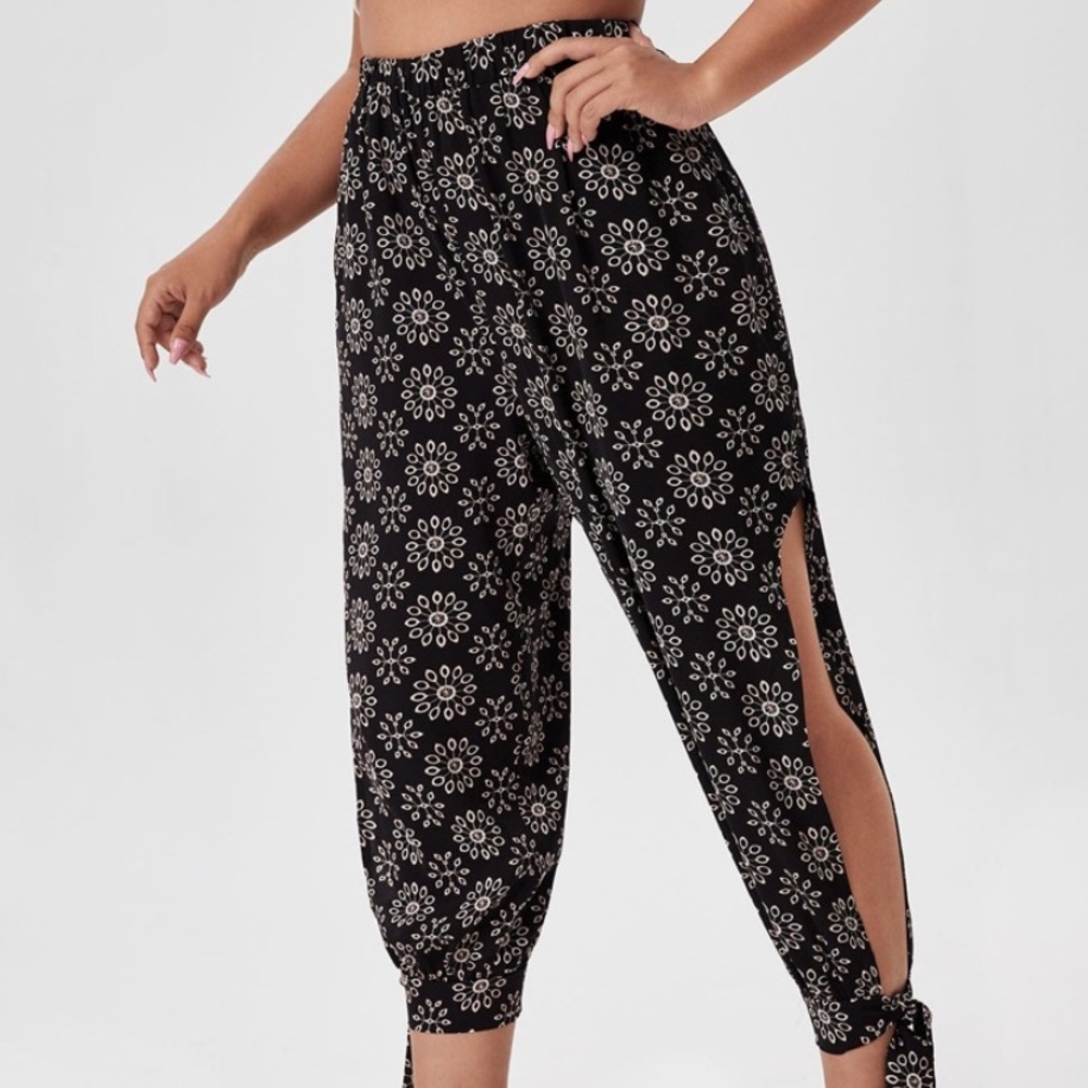Plus Allover Floral Split Knot Hem Pants Size 14-16